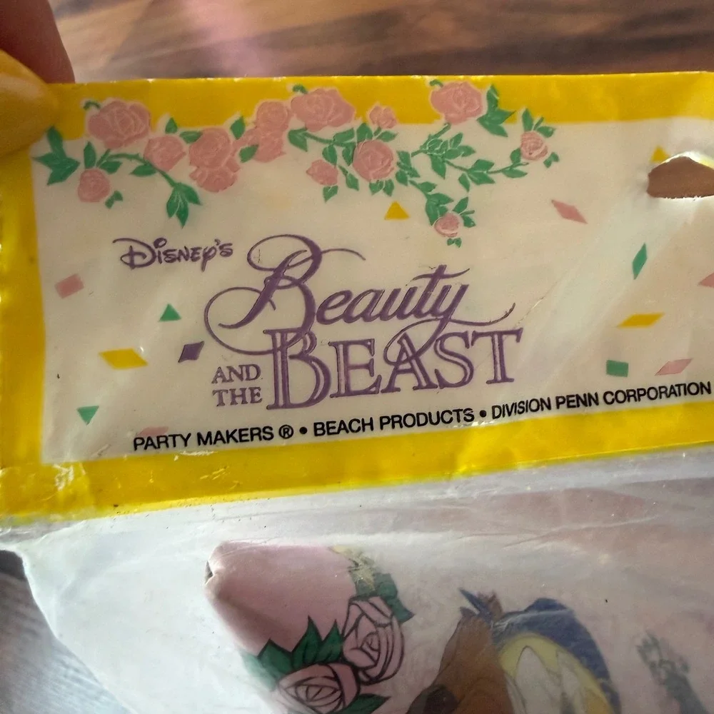 Vintage Disney Beauty and the Beast 8 Party Hats New Sealed 90s Beach Products‎